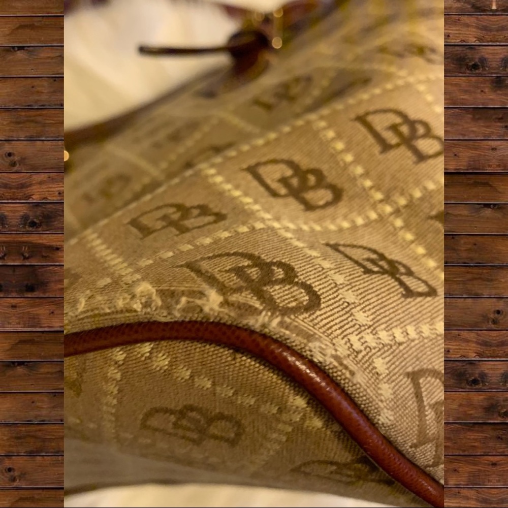 DOONEY AND BOURKE PURSE - Picture 8 of 8